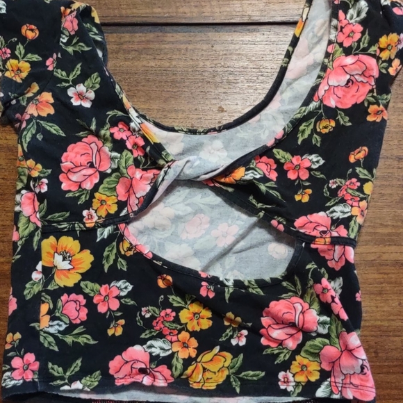 Forever 21 small multicolor floral - Picture 2 of 2
